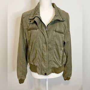 Marrakech Morrison Cropped Bomber Jacket Army Green. Zip/Snap Front. Sz Large